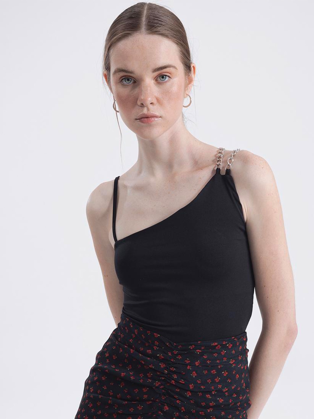 

PRET A TUER Shoulder Straps Fitted Top, Black