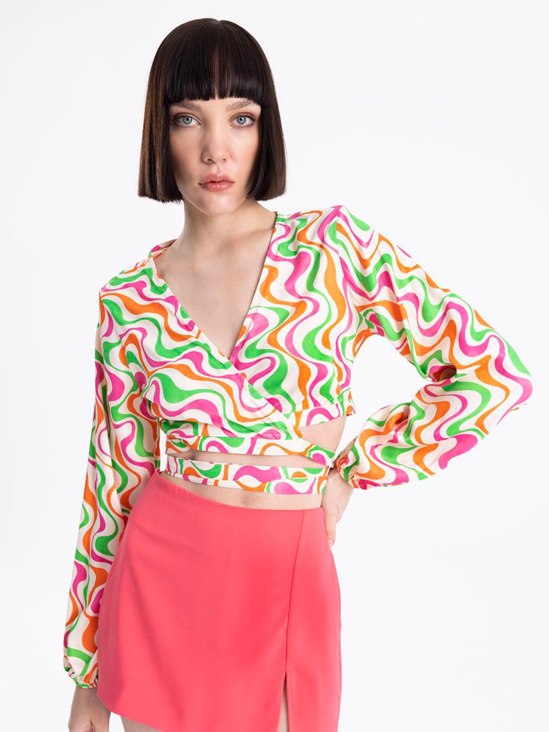 

PRET A TUER Striped Cuffed Sleeves Tie-Ups Regular Crop Top, Off white