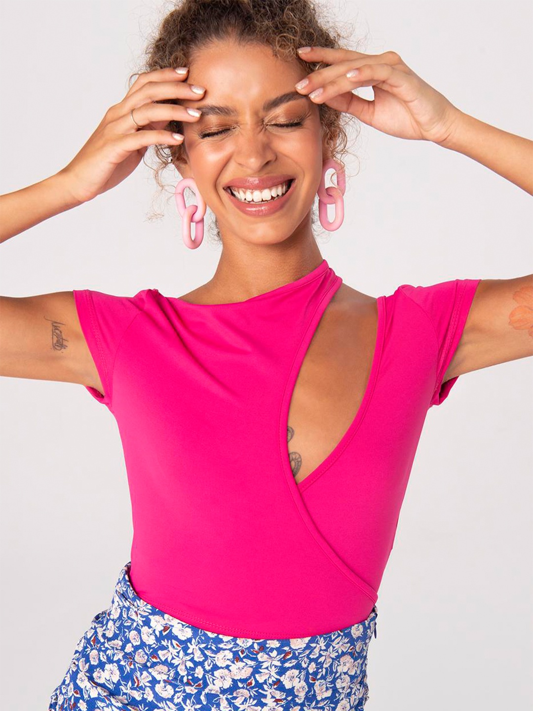 

PRET A TUER Round Neck Cut-Out Detail Cotton Crop Top, Pink