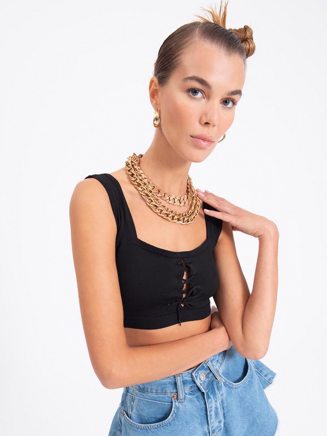 

PRET A TUER Square Neck Tie-Ups Detail Bralette Crop Top, Black