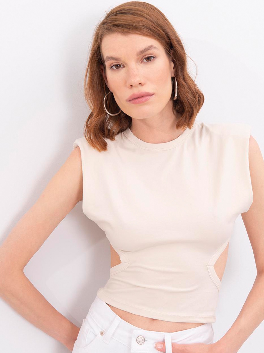 

PRET A TUER Cut-out Detailed Round Neck Crop Top, Beige