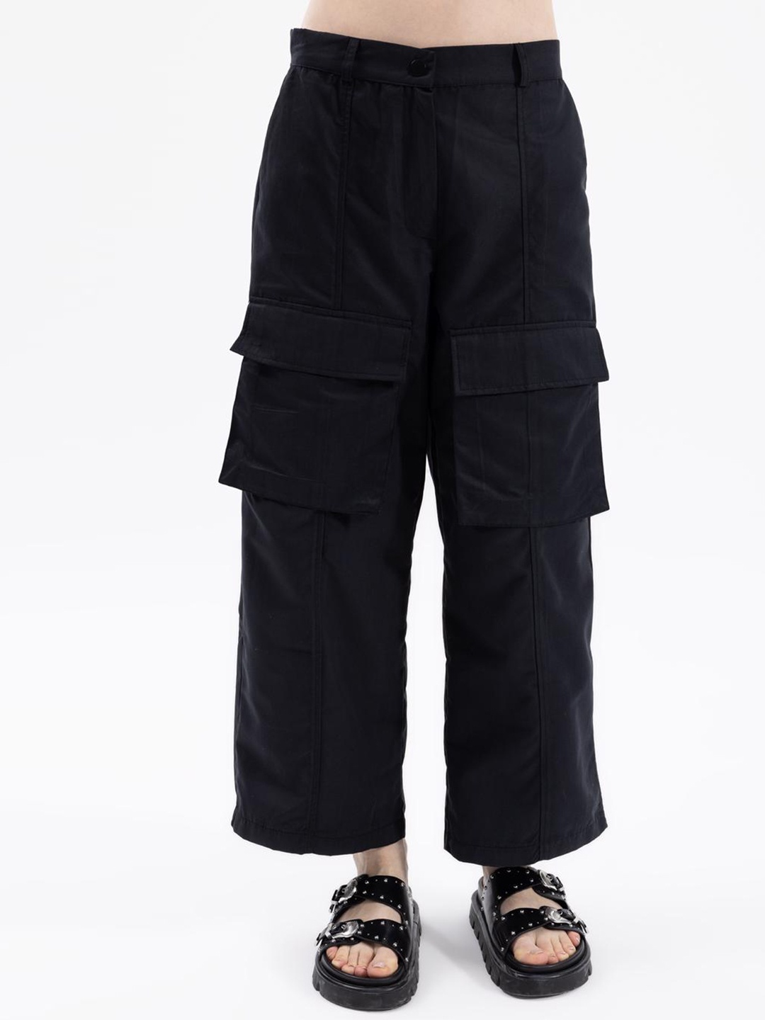 

PRET A TUER Women High-Rise Cargos Trousers, Black
