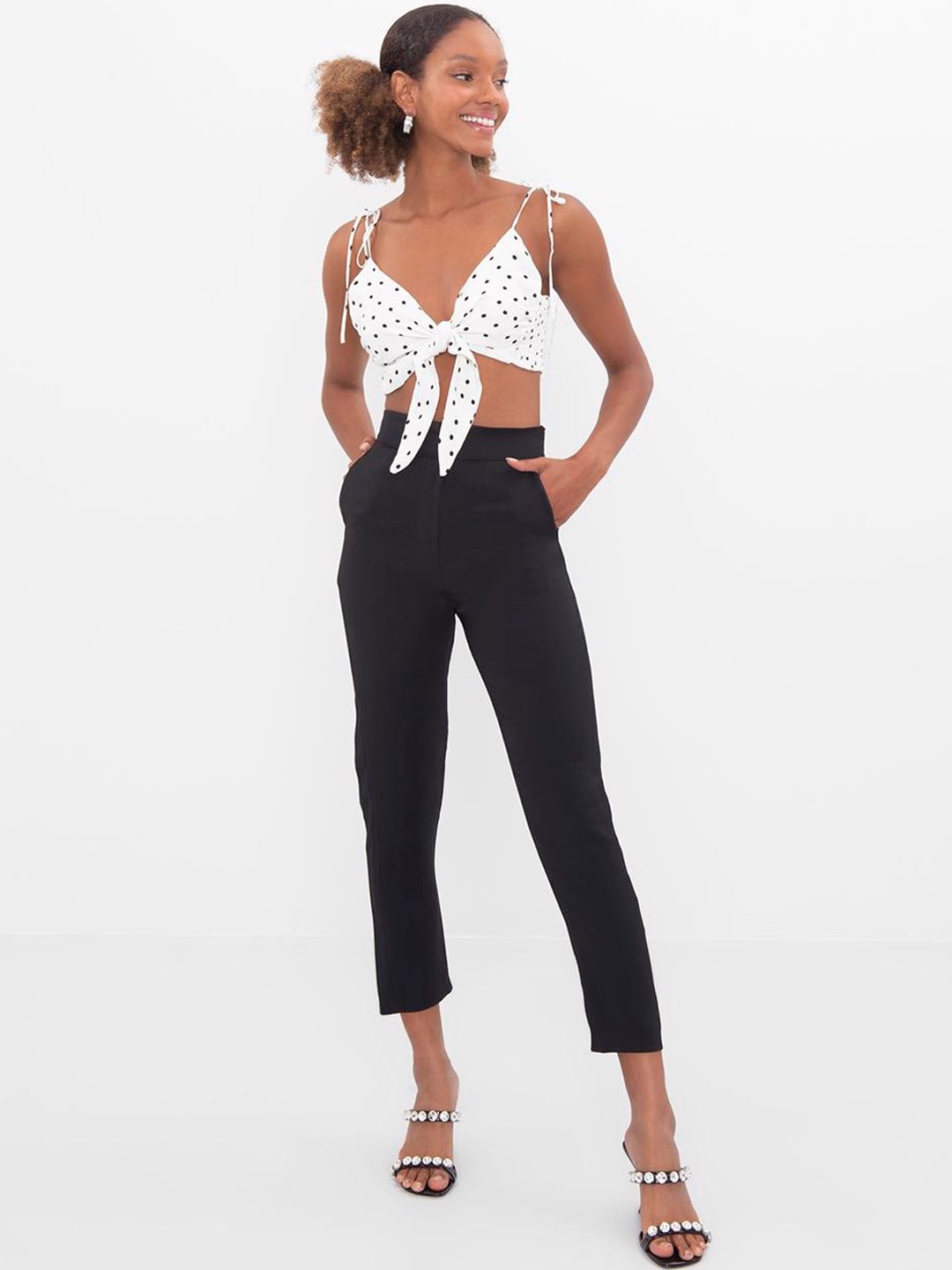 

PRET A TUER Women Slim Fit Mid-Rise Slim Fit Trousers, Black