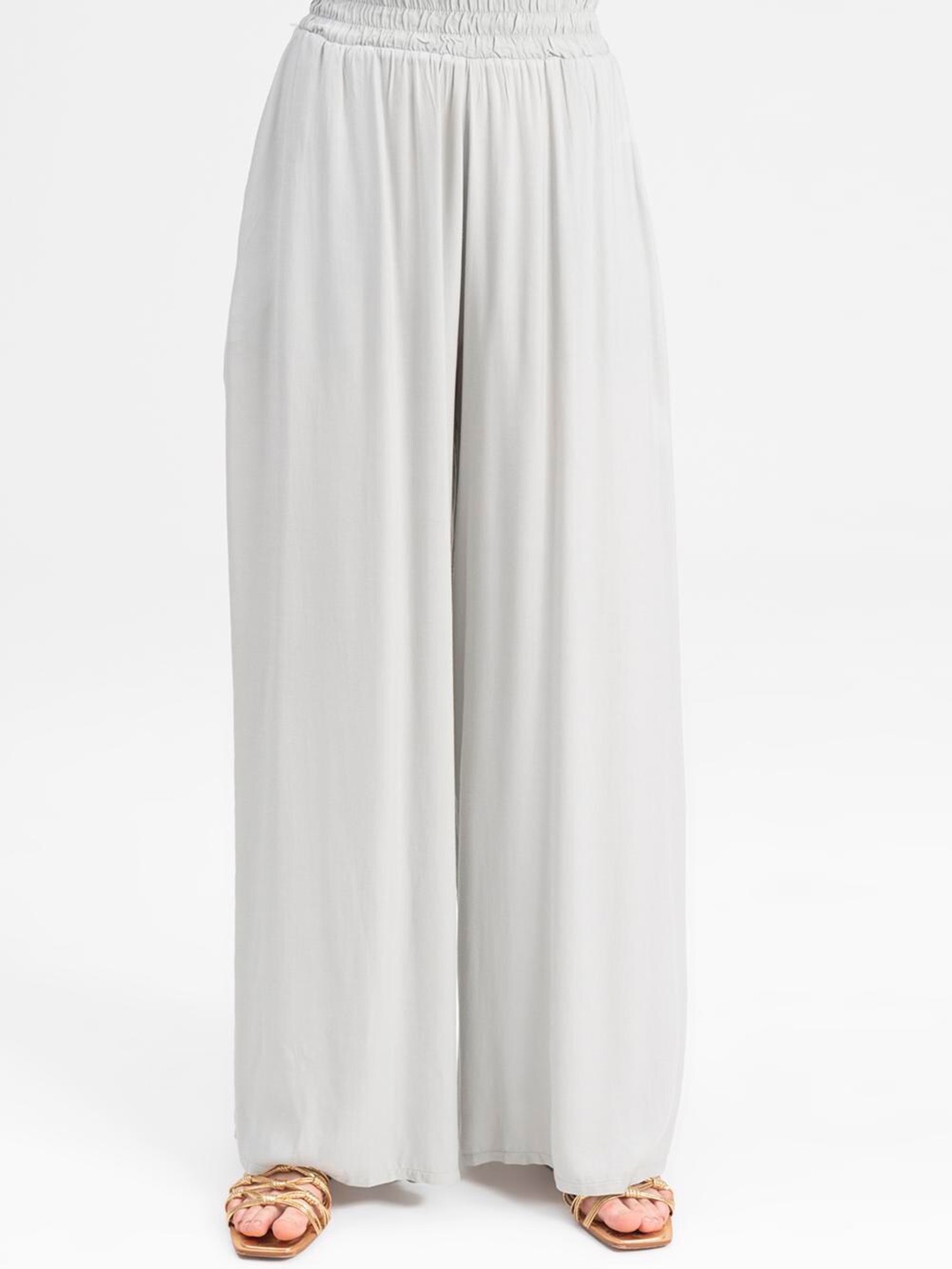 

PRET A TUER Women Loose Fit Pleated Parallel Trousers, Green