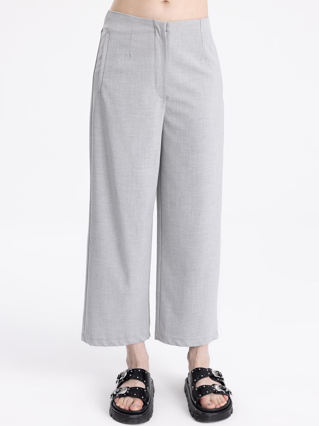 

PRET A TUER Women Straight Fit Trousers, Grey