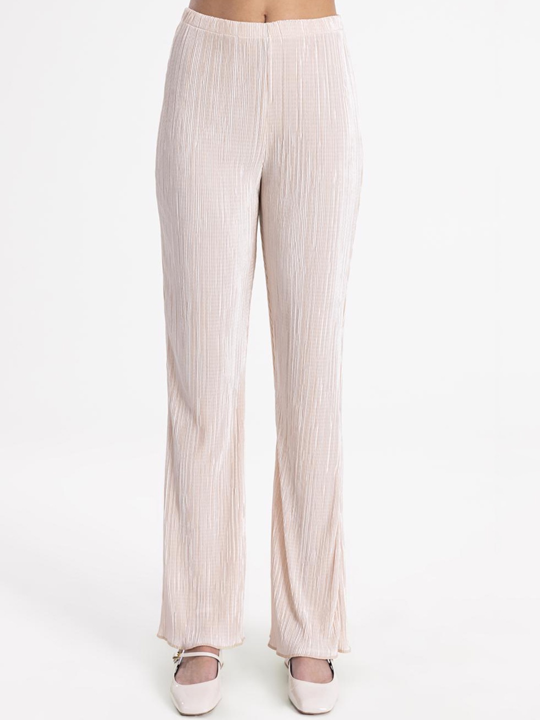 

PRET A TUER Women Mid Rise Straight Fit Bootcut Trousers, Off white