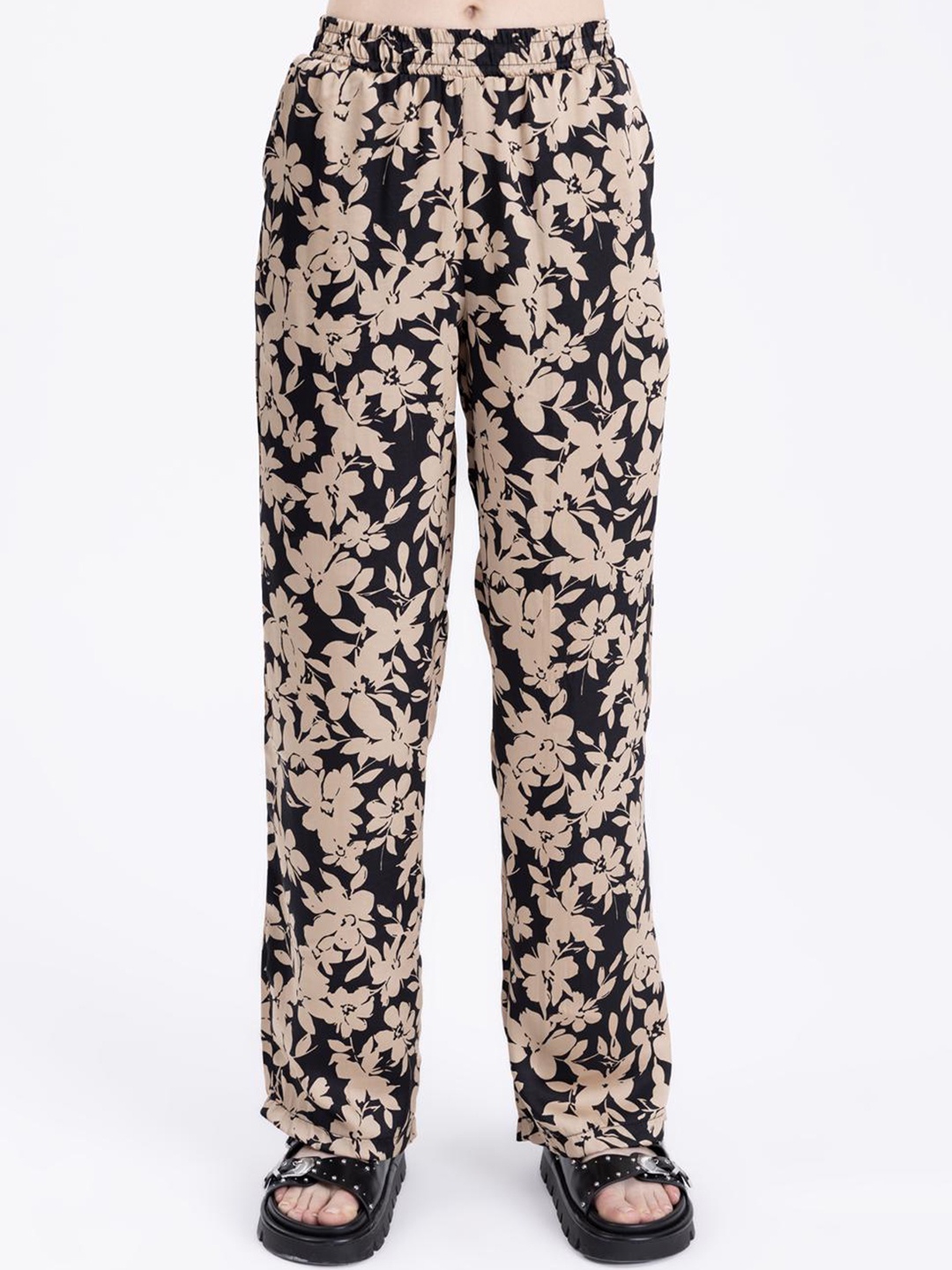 

PRET A TUER Women Floral Printed Flared Fit Chinos Trousers, Black