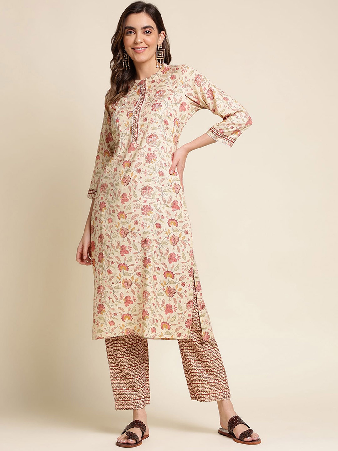 

Sangria Floral Printed Kurta With Trouser, Cream