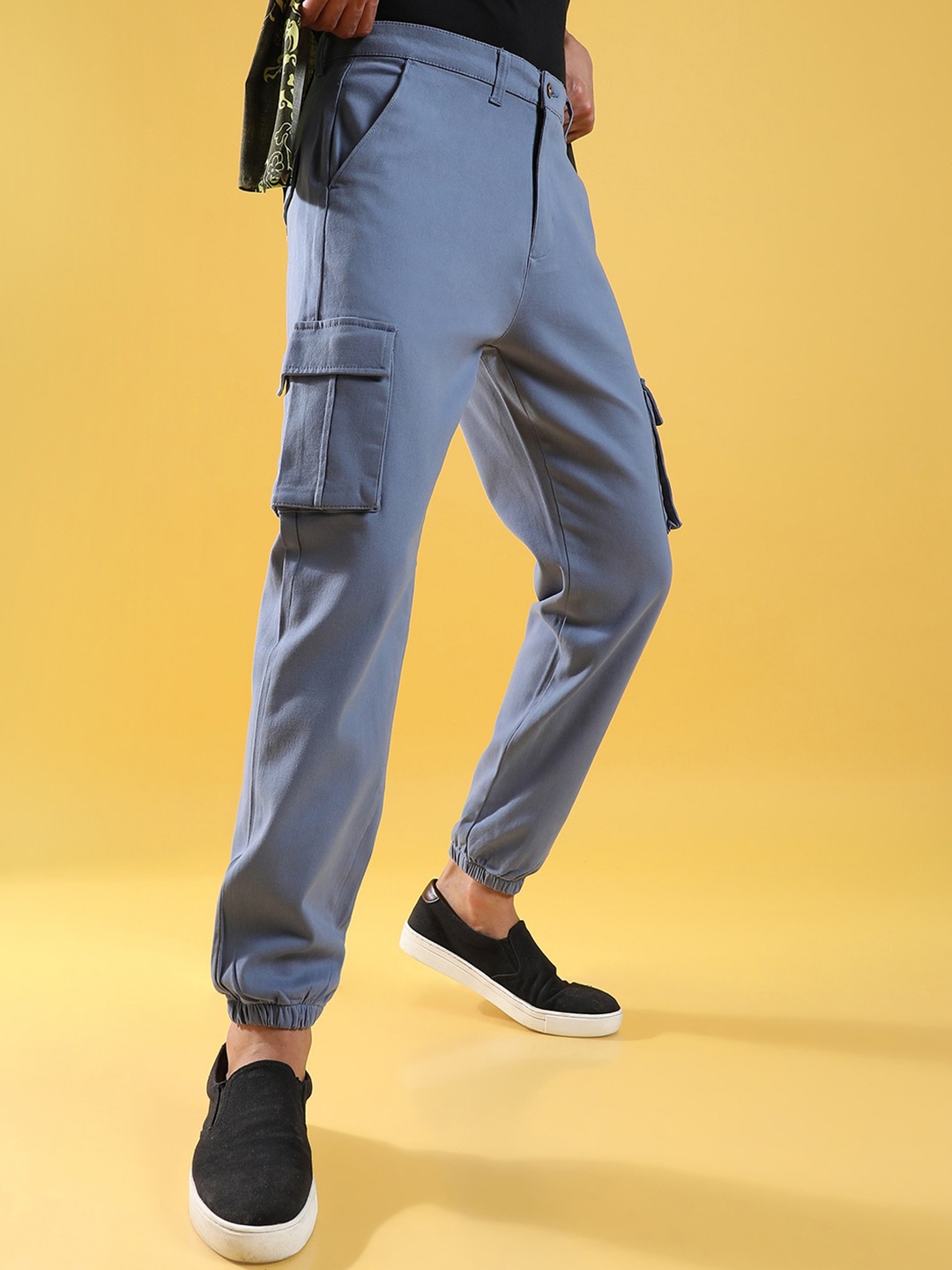 

Campus Sutra Mens Blue Relaxed Regular Fit Cotton Joggers Trousers
