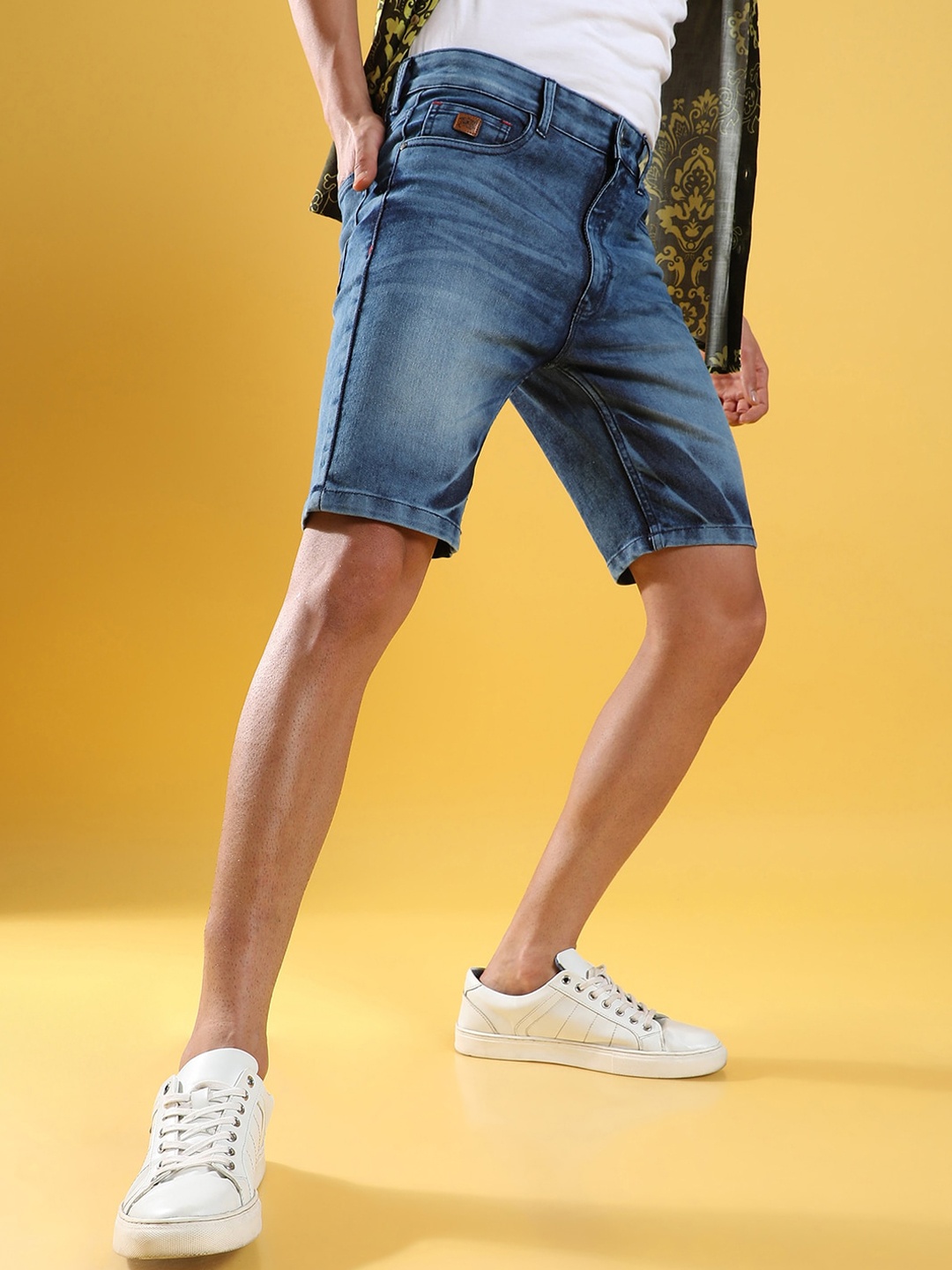 Campus Sutra Men Washed Denim Shorts, Blue