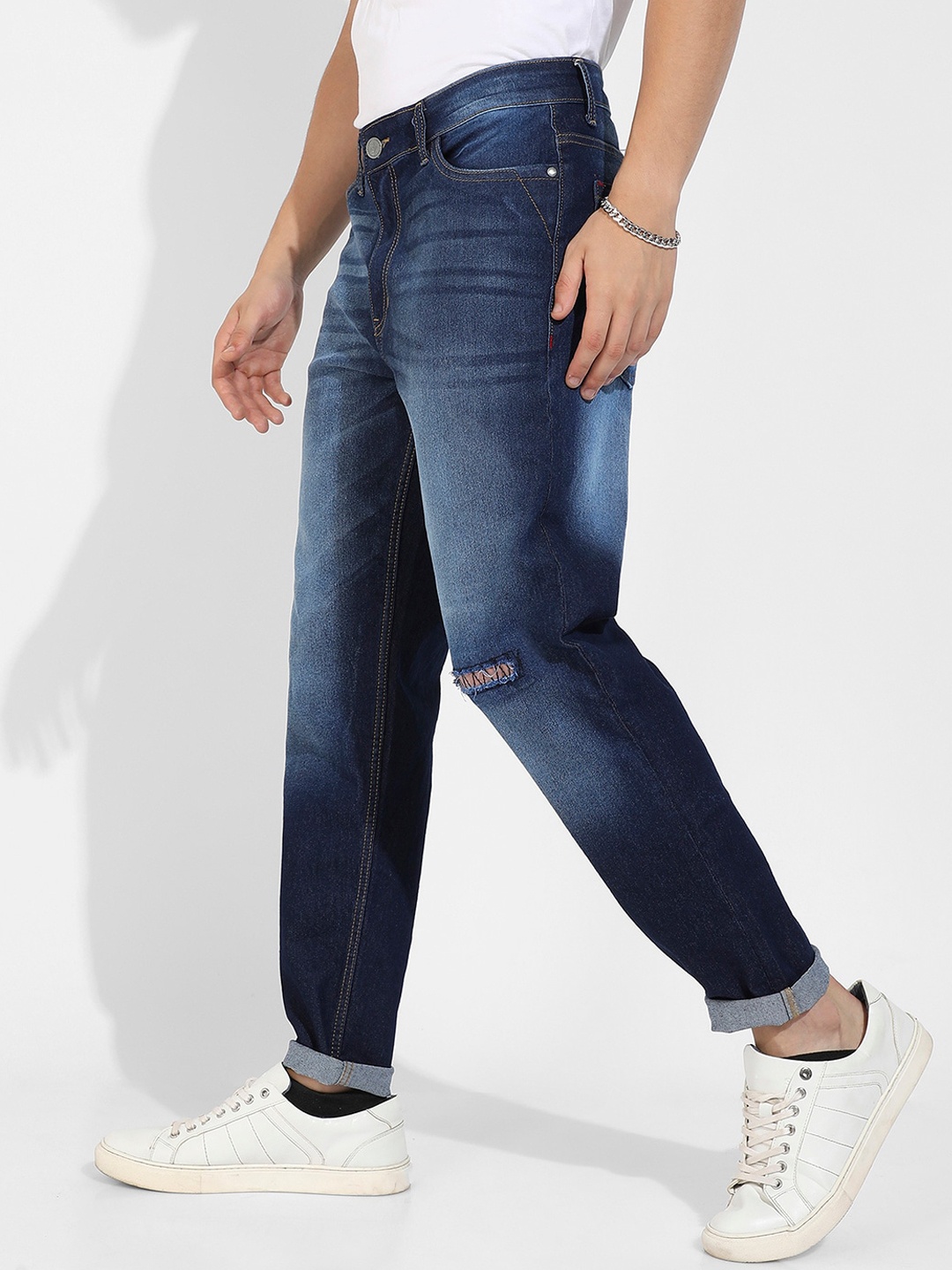 

Campus Sutra Men Blue Smart Slim Fit Slash Knee Heavy Fade Jeans