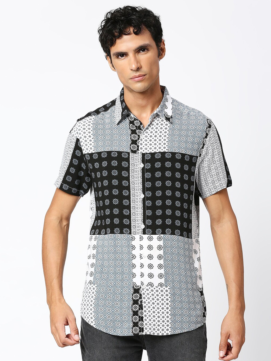 

VALEN CLUB Slim Fit Ethnic Motifs Printed Casual Shirt, Black