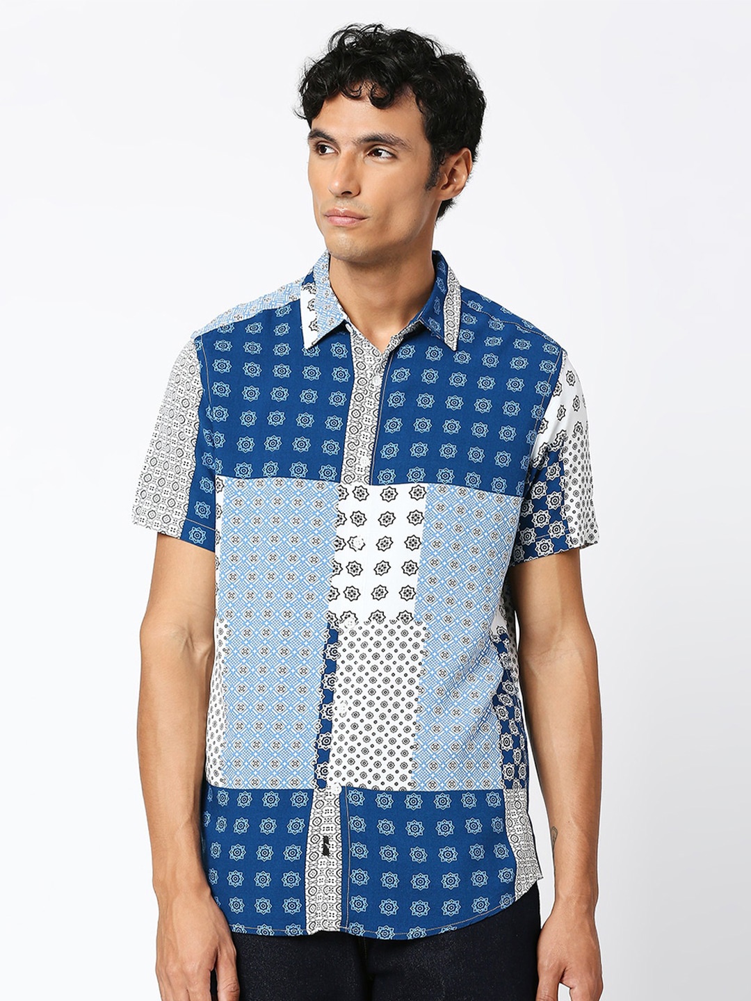 

VALEN CLUB Ethnic Motifs Printed Slim Fit Opaque Casual Shirt, Blue