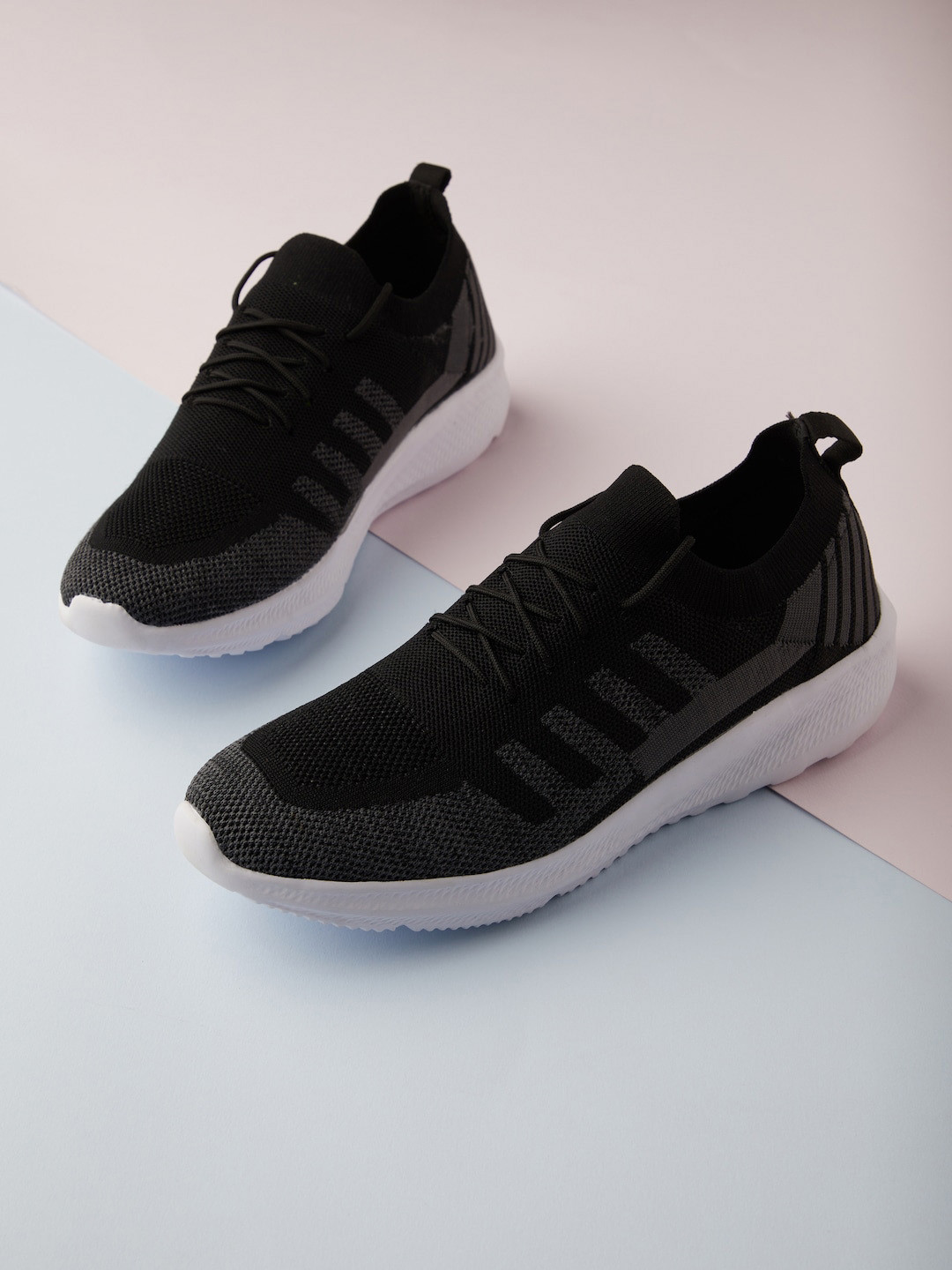 

HIGHLANDER Men Textured Fly-Knit Sneakers, Black