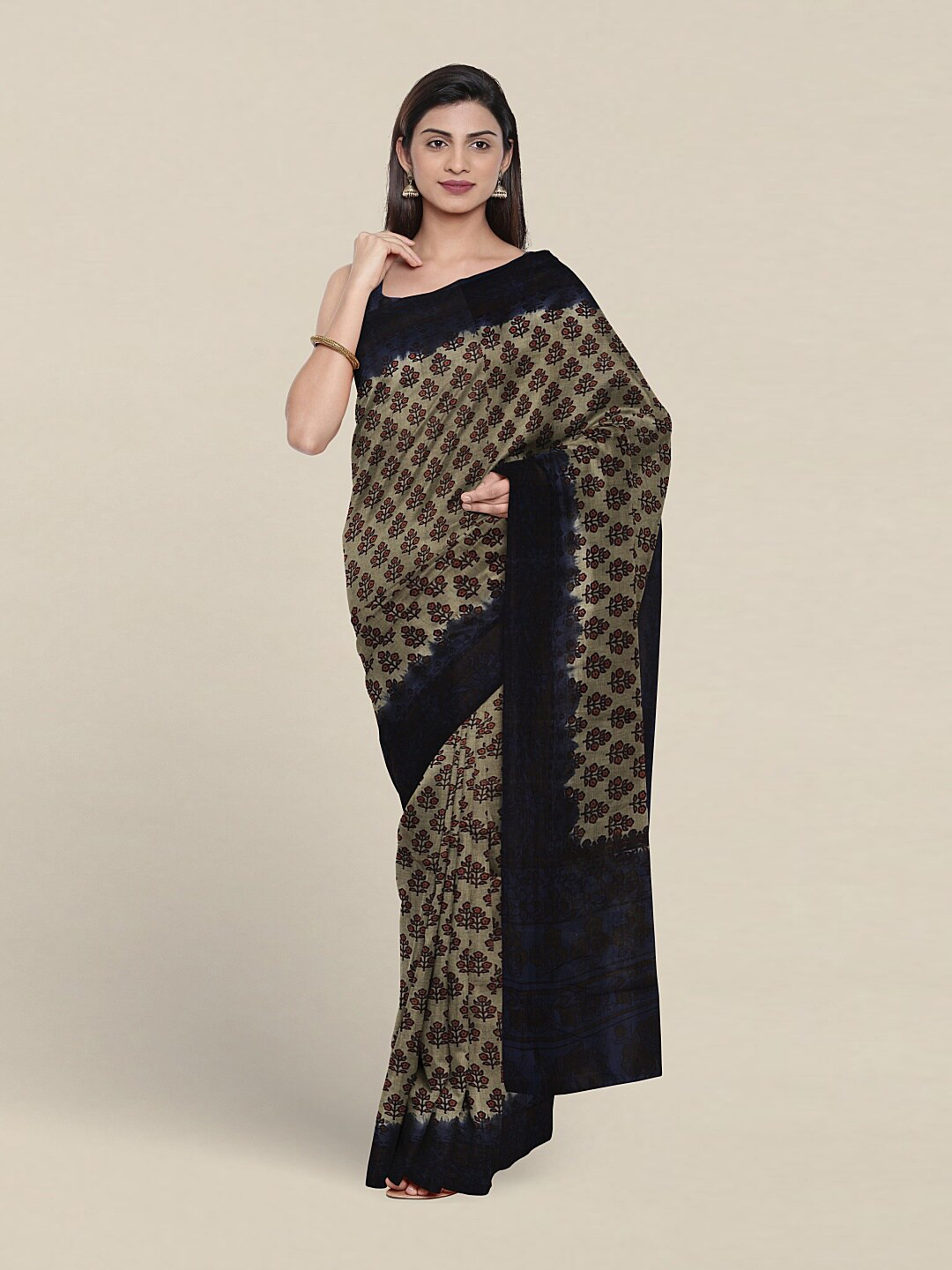 

Pothys Floral Printed Pure Cotton Saree, Grey