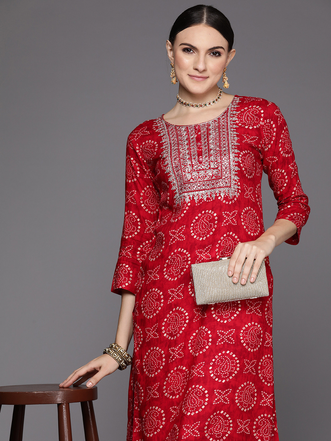 

Indo Era Women Bandhani Embroidered Sequinned Indie Prints Kurta, Red