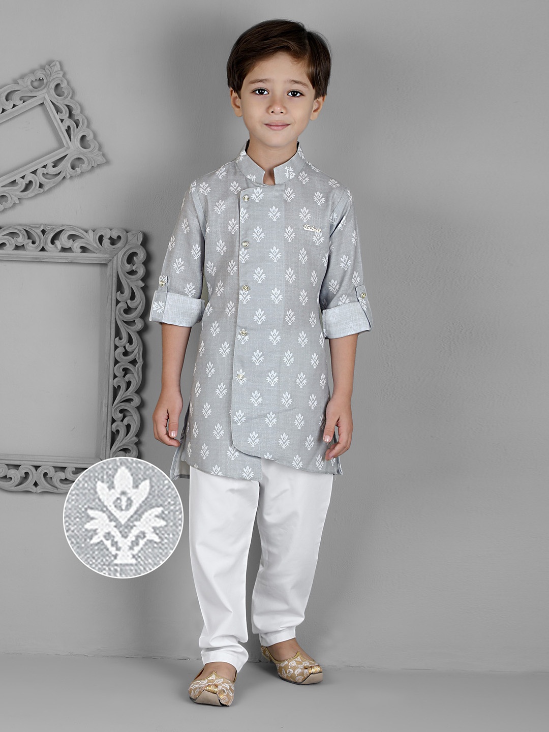 

KIDS FARM Boys Ethnic Motifs Printed Mandarin Collar Kurta with Pyjamas, Grey