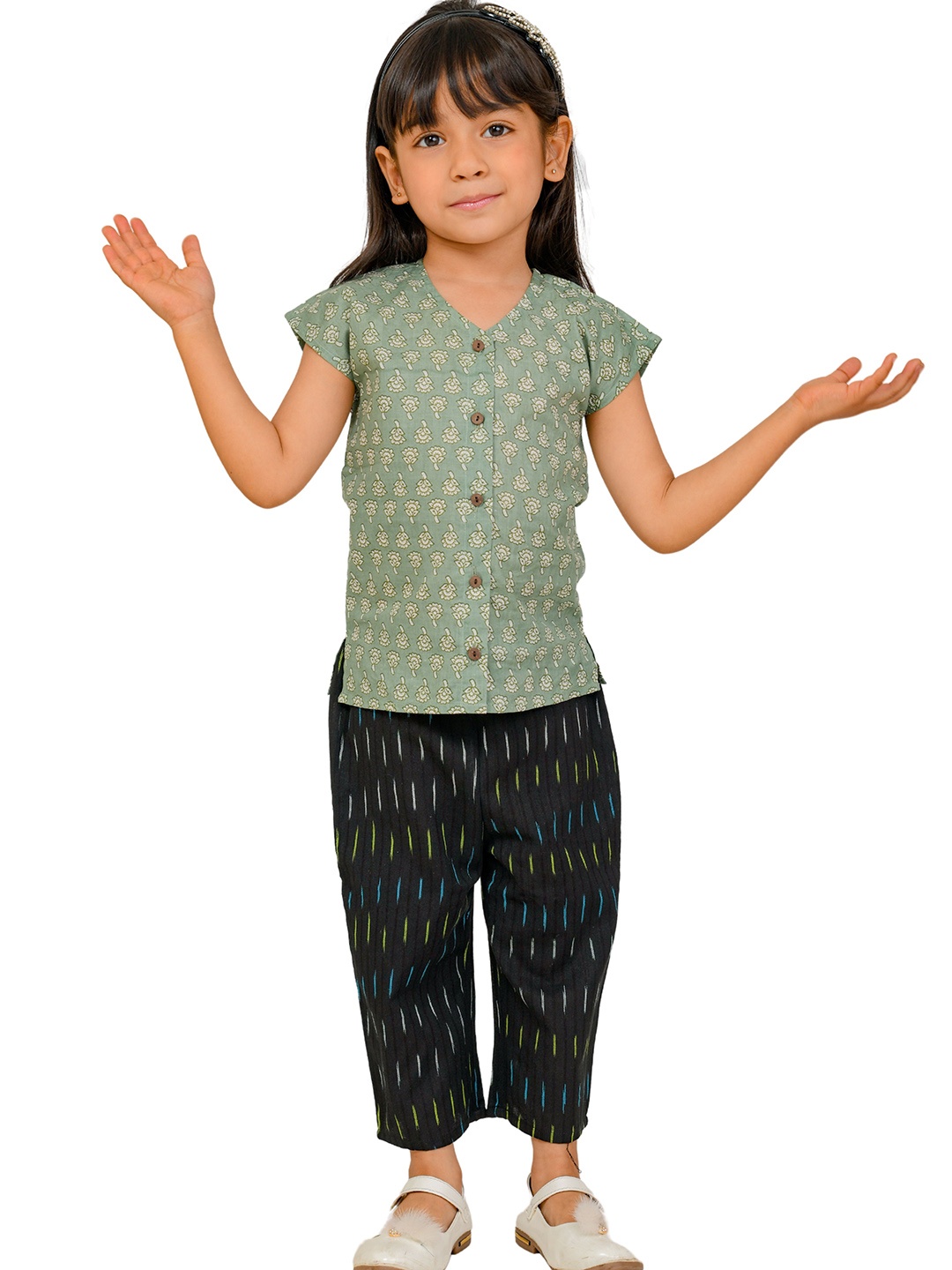 

Tiny Bunnies Girls Floral Printed Pure Cotton Top with Trousers, Green