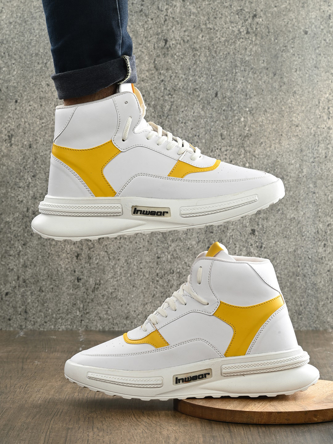 

Mactree Men Colourblocked Lightweight Sneakers, White