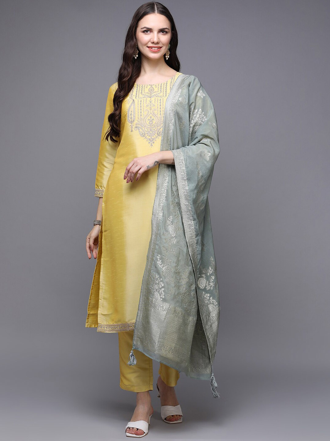 

AHIKA Floral Yoke Design Regular Kurta With Trousers & With Dupatta, Yellow