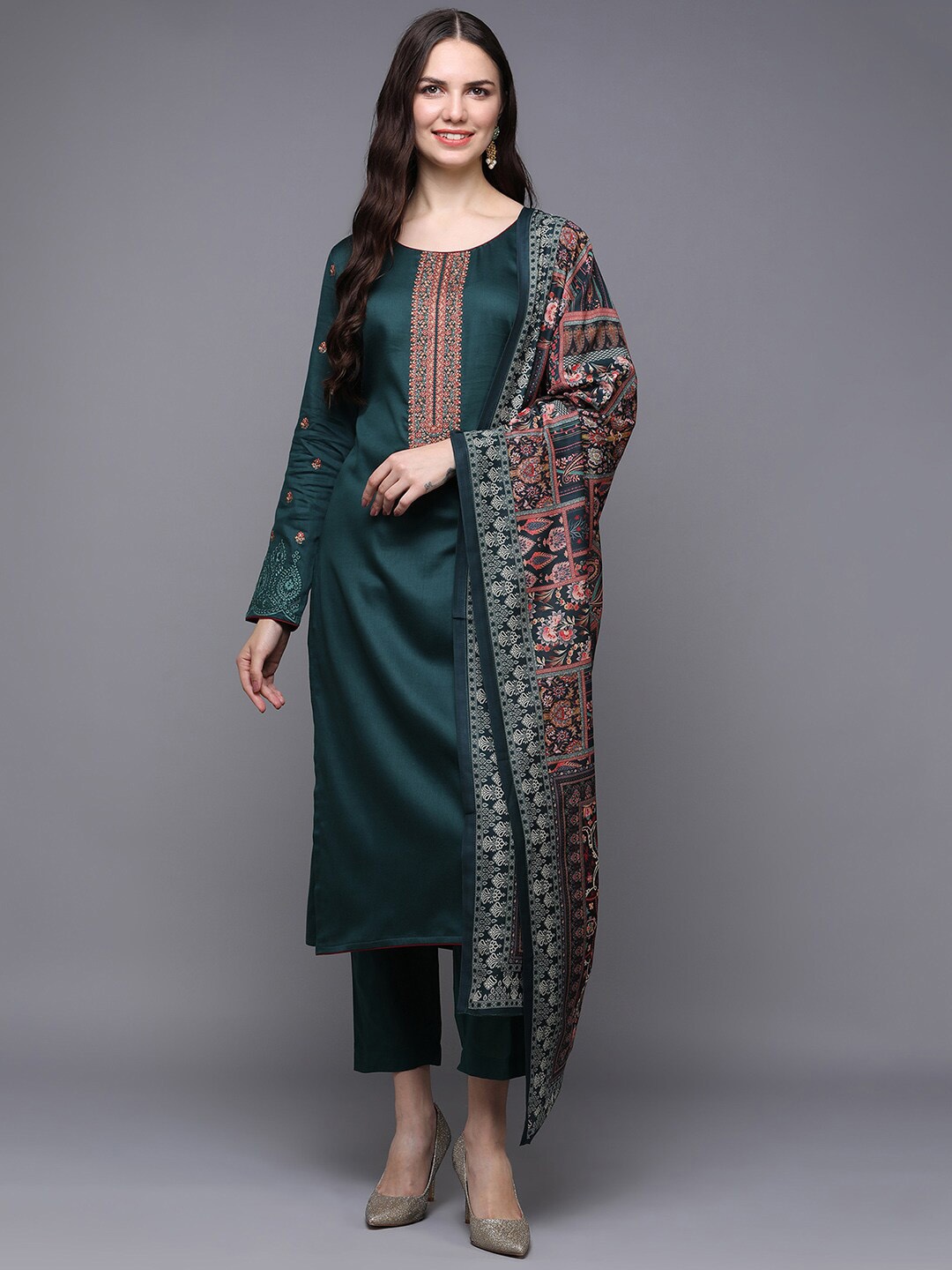 

AHIKA Green Floral Yoke Design Straight Pure Cotton Kurta & Trousers With Dupatta