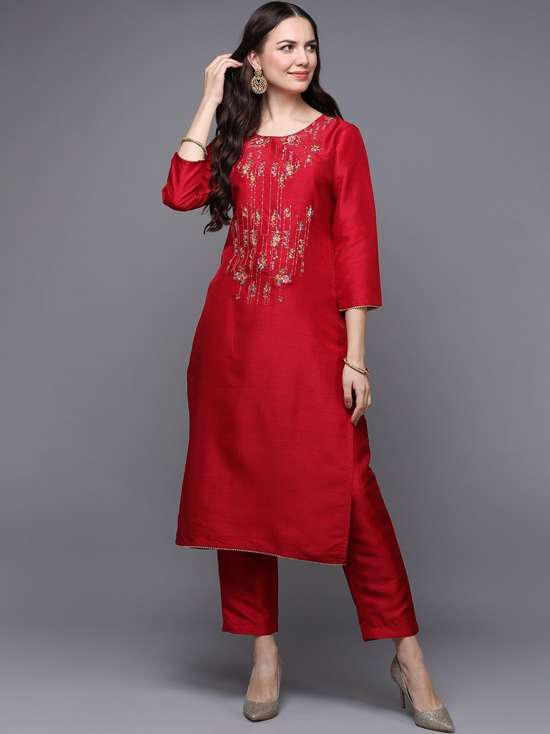 

AHIKA Floral Embroidered Sequins Kurta, Red
