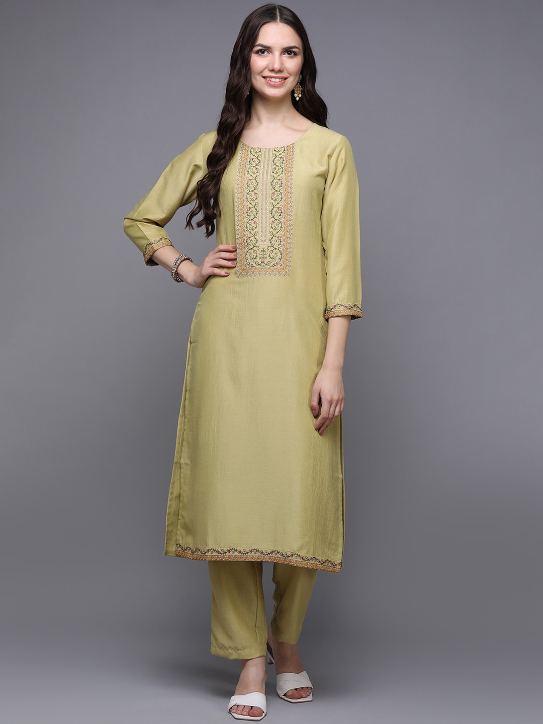 

AHIKA Floral Embroidered Thread Work Kurta, Olive