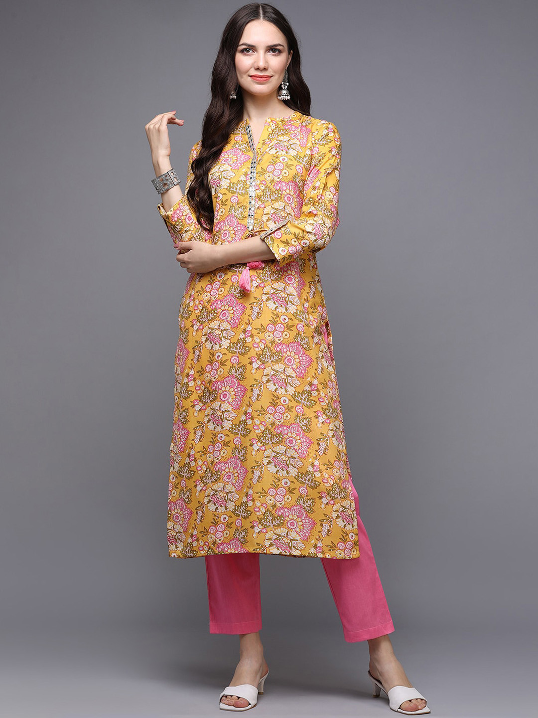 

AHIKA Floral Printed Mandarin Collar Kurta, Yellow