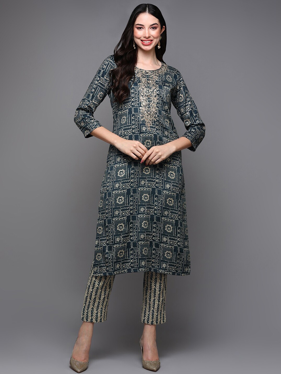 

AHIKA Ethnic Motifs Printed Thread Work Detail Kurta, Blue