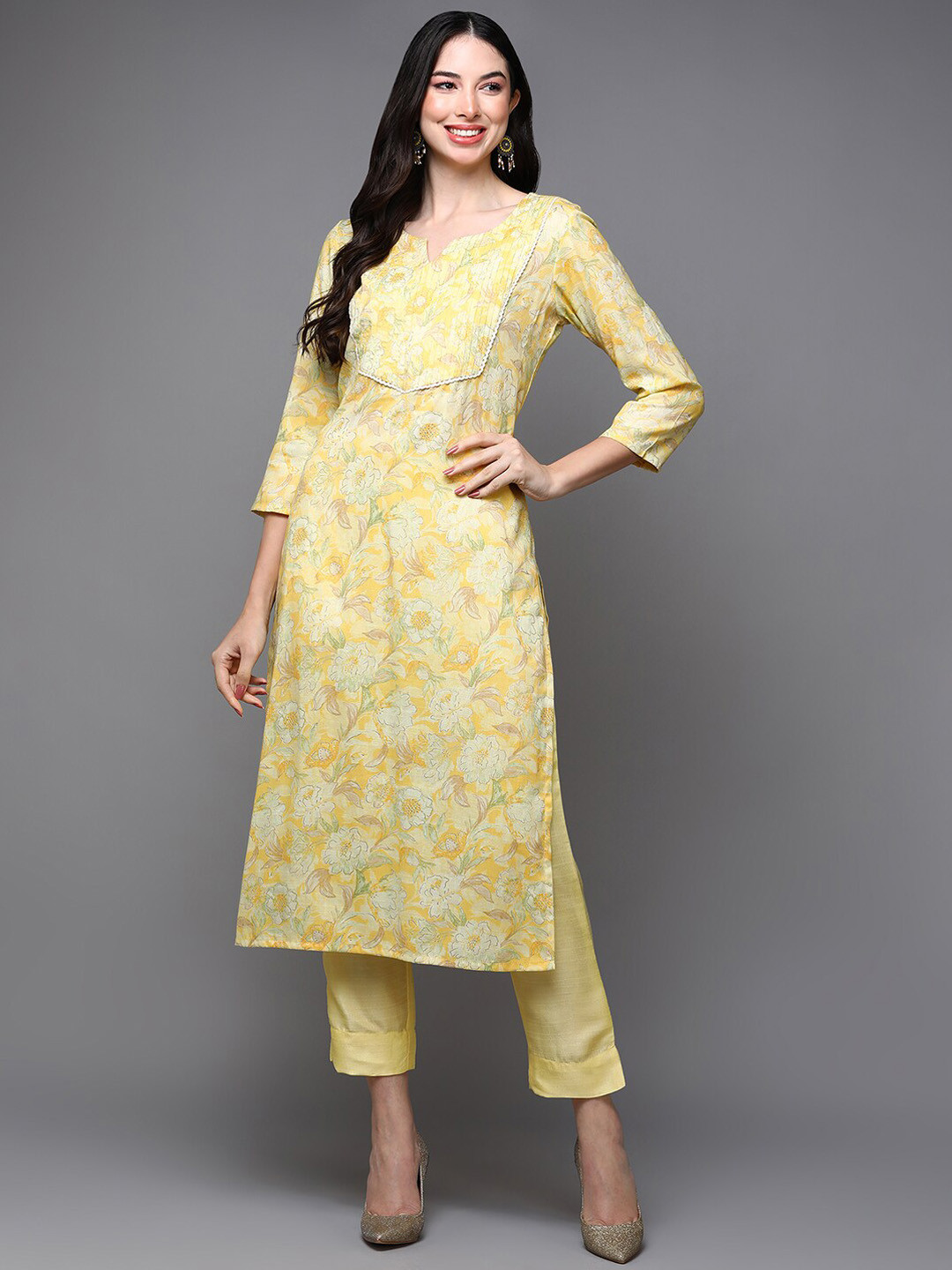 

AHIKA Floral Printed Straight Kurta, Yellow