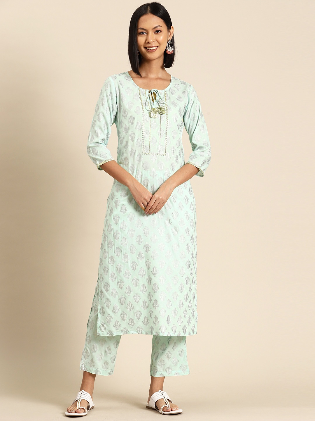 

MABISH by Sonal Jain Women Floral Printed Regular Gotta Patti Kurta with Palazzos, Turquoise blue