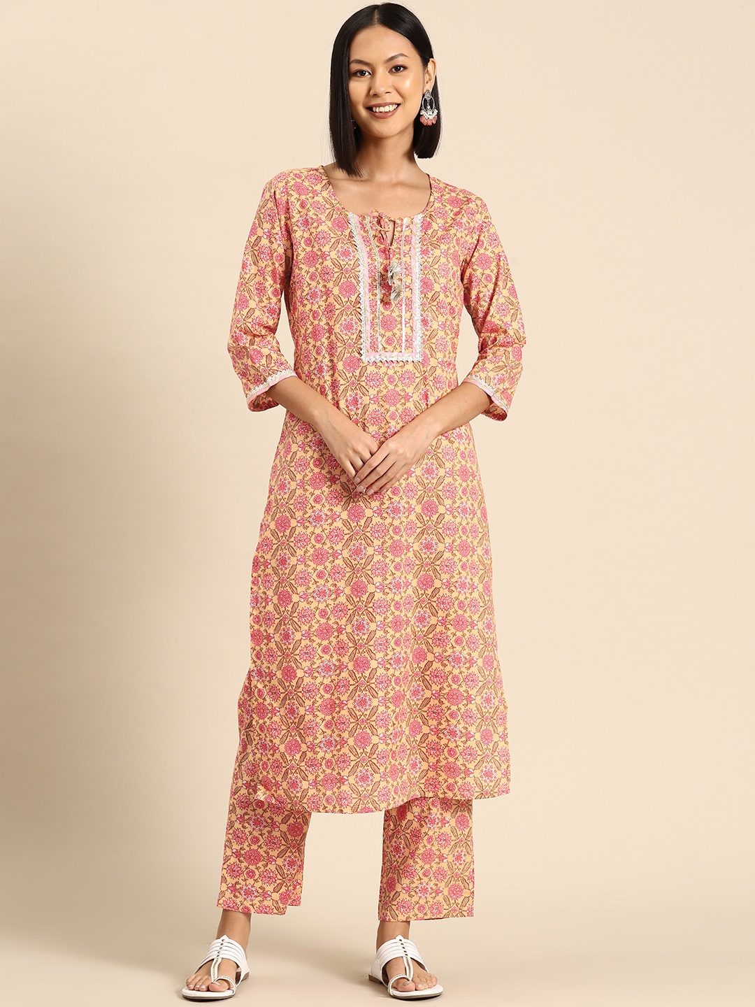 

MABISH by Sonal Jain Women Floral Printed Regular Gotta Patti Cotton Kurta with Palazzos, Yellow