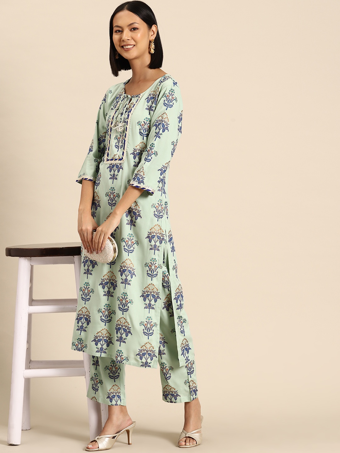 

MABISH by Sonal Jain Women Floral Printed Regular Gotta Patti Kurta with Palazzos, Sea green