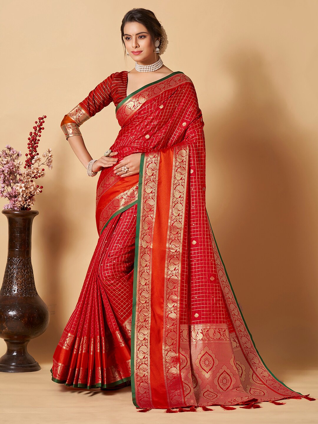 

JATRIQQ Checked Woven Design Zari Kanjeevaram Saree, Red