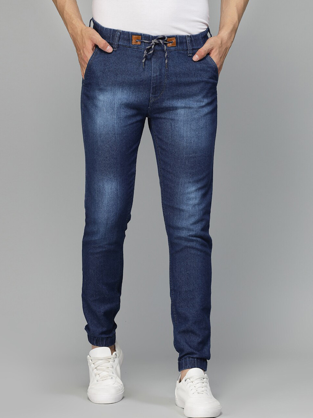 

Roadster Men Blue Regular Fit Stretchable Heavy Fade Jeans
