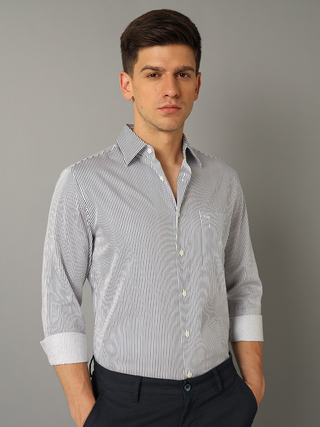 

Aldeno India Slim Striped Pure Cotton Formal Shirt, Navy blue