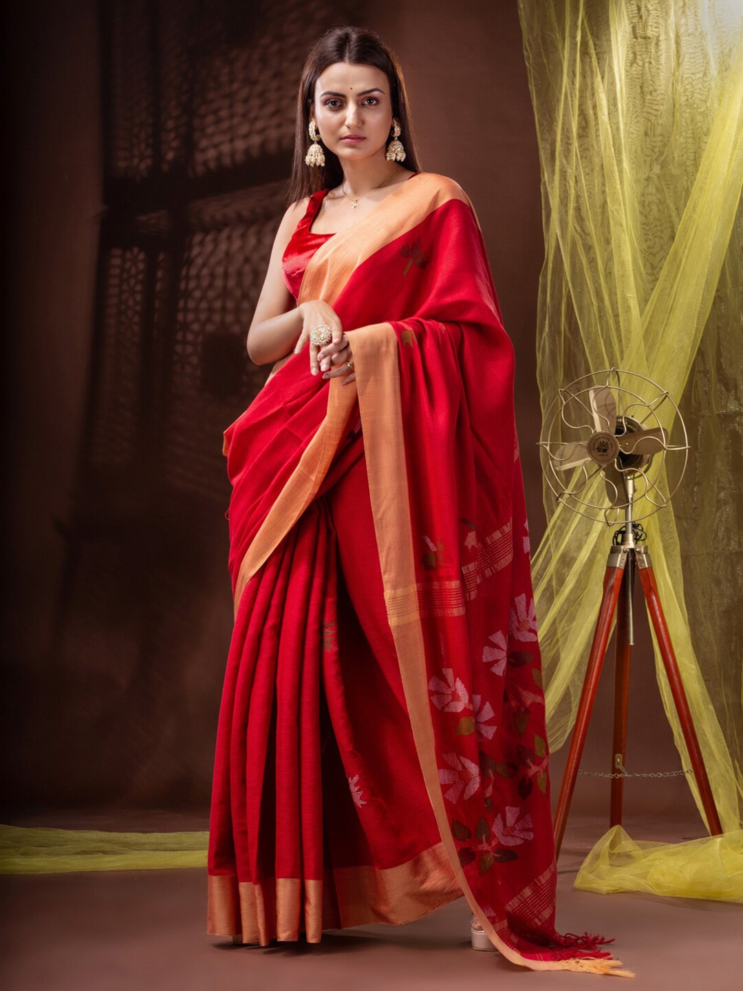 

Mitera Woven Design Pure Linen Handloom Saree, Red