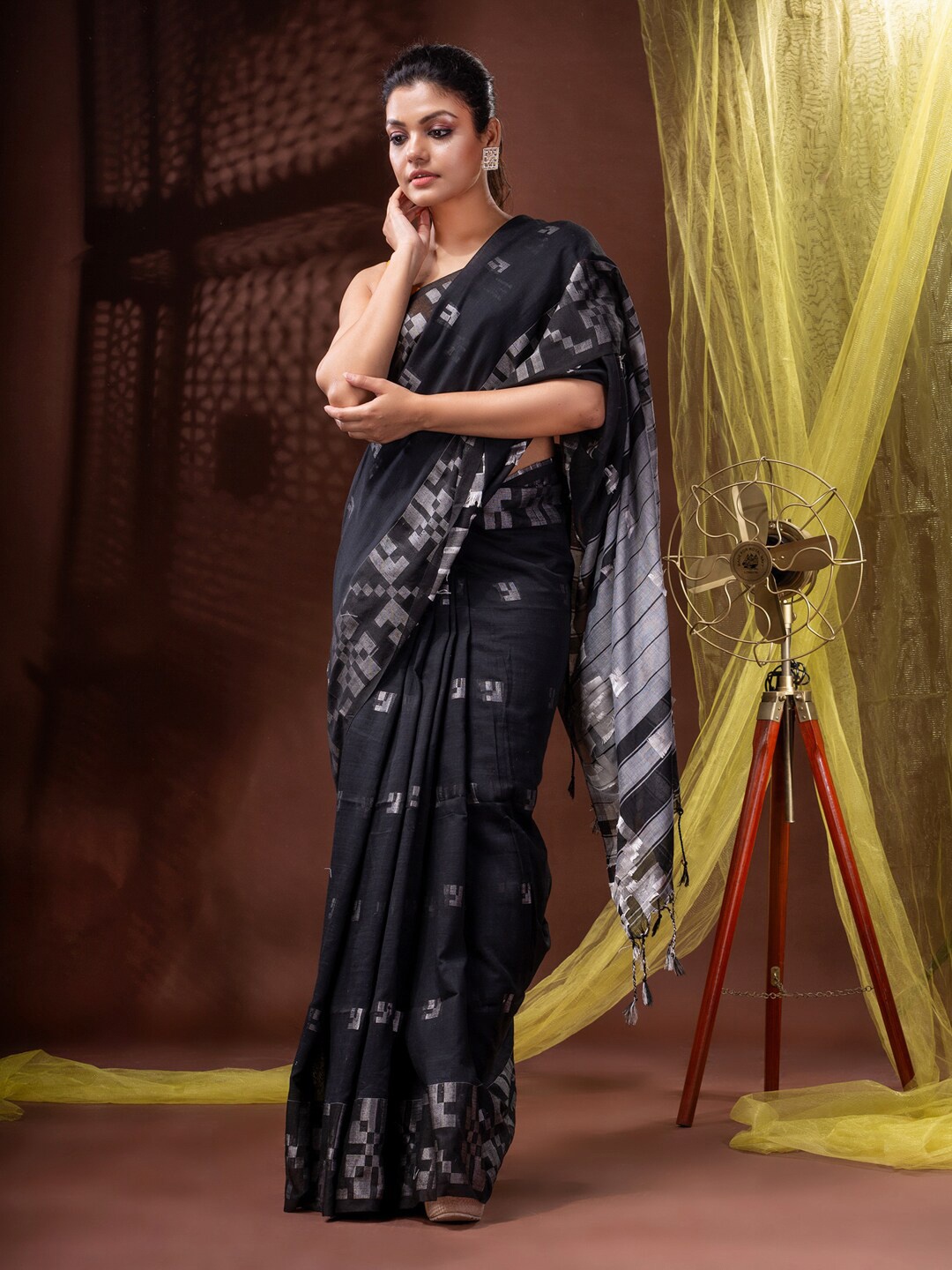 

Mitera Woven Design Pure Cotton Saree, Black