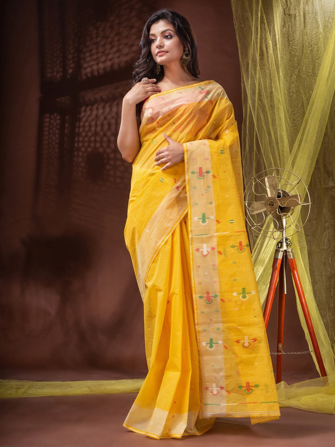 

Mitera Ethnic Motifs Woven Design Pure Cotton Jamdani Saree, Yellow