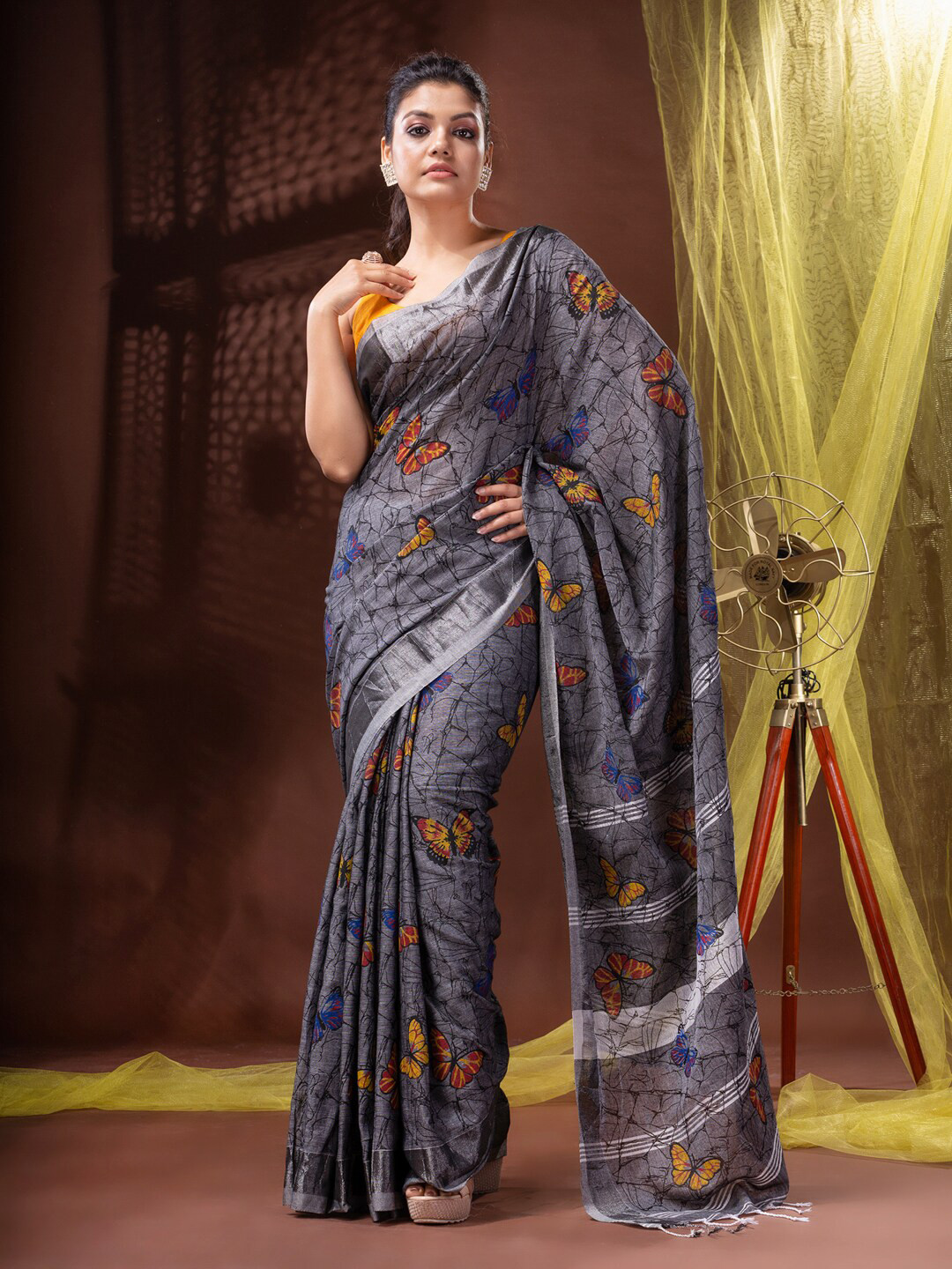 

Mitera Floral Pure Cotton Handloom Saree, Grey
