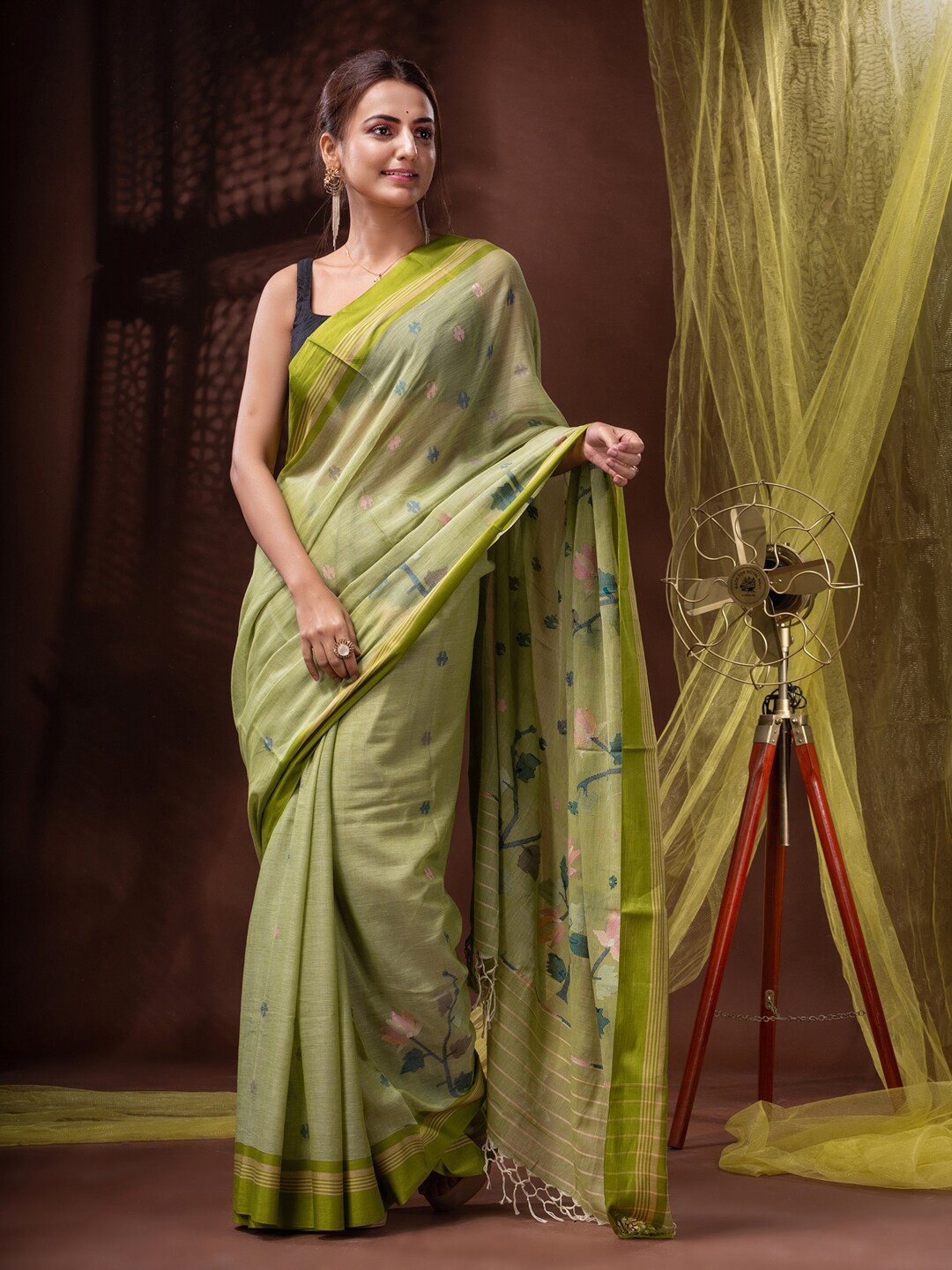 

Mitera Green & Pink Woven Design Pure Cotton Saree