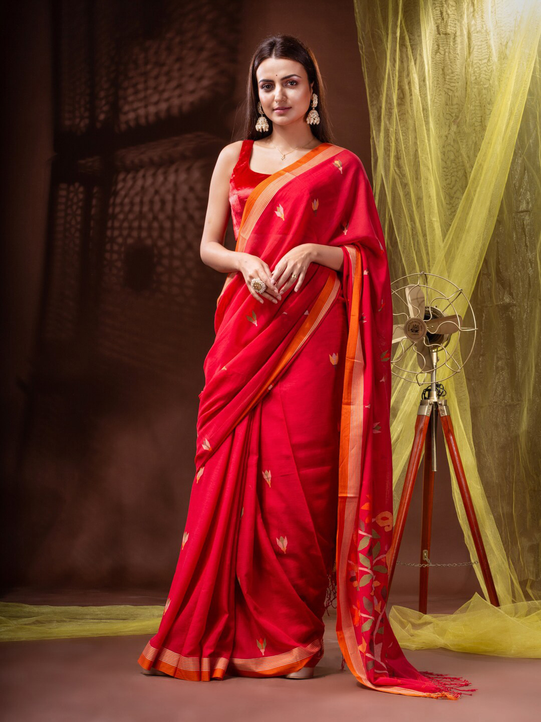 

MiteraFloral Printed Zari Pure Cotton Saree, Red