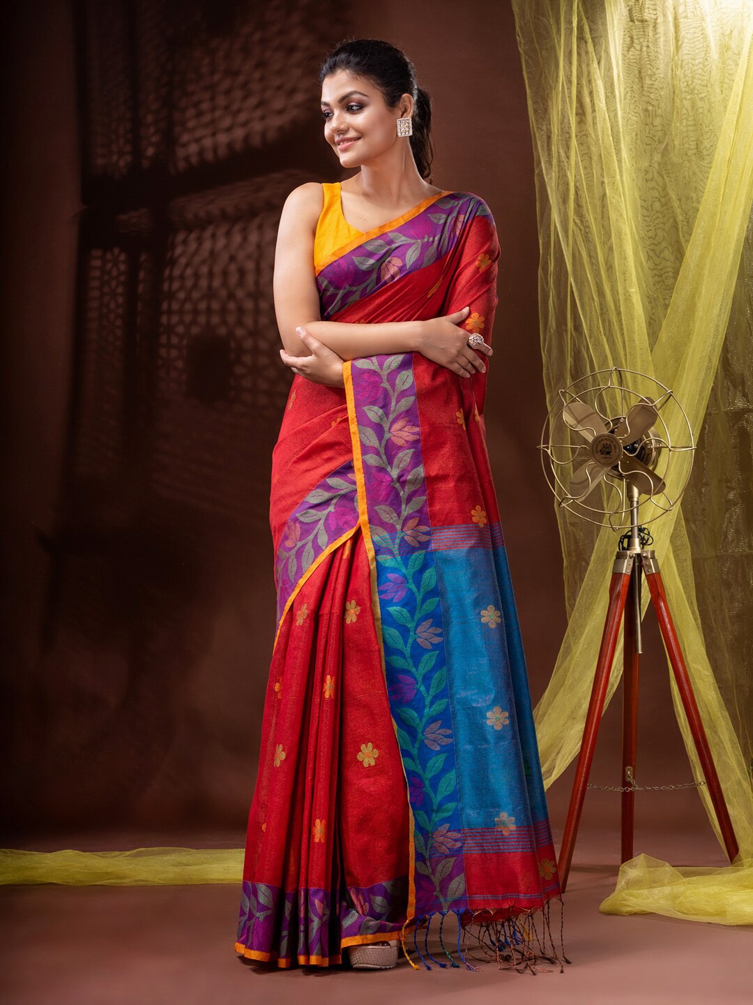 

Mitera Red & Blue Floral Woven Design Handloom Saree