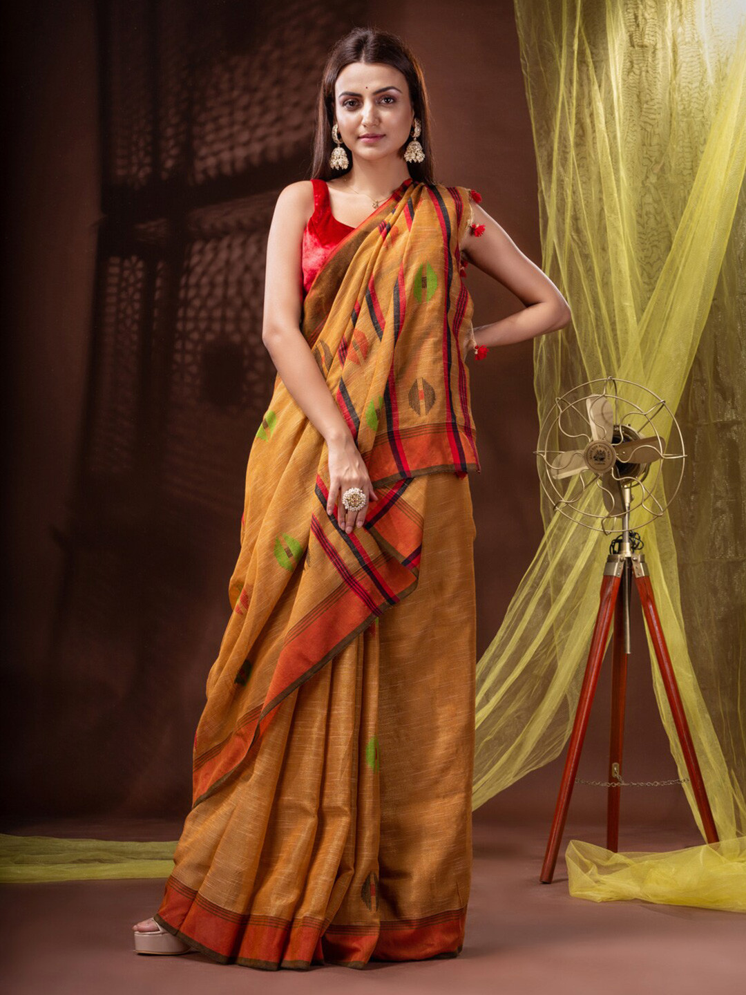 

Mitera Geometric Woven Design Saree, Brown