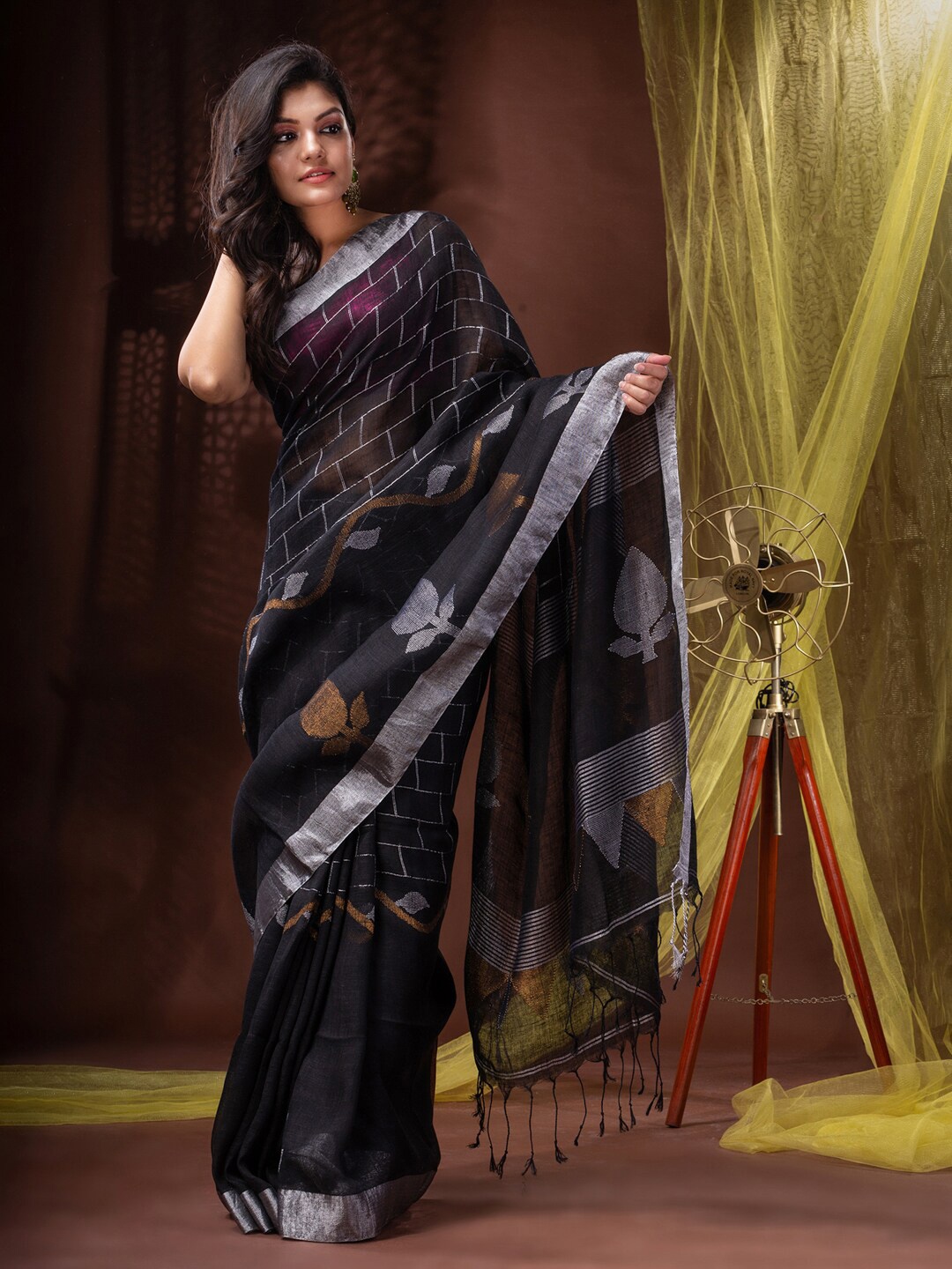 

Mitera Floral Woven Design Pure Linen Handloom Saree, Black