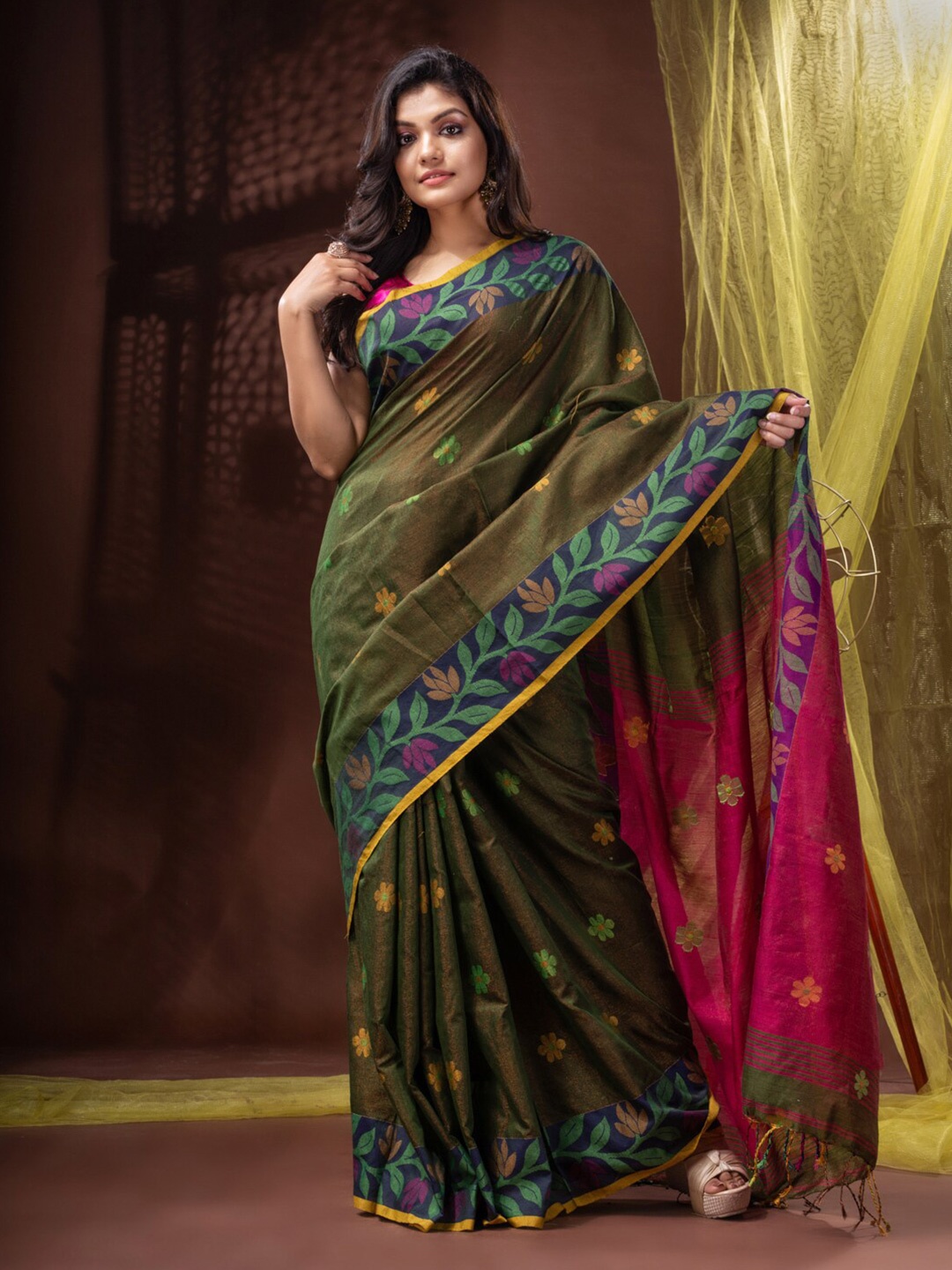 

Mitera Floral Woven Design Handloom Saree, Green