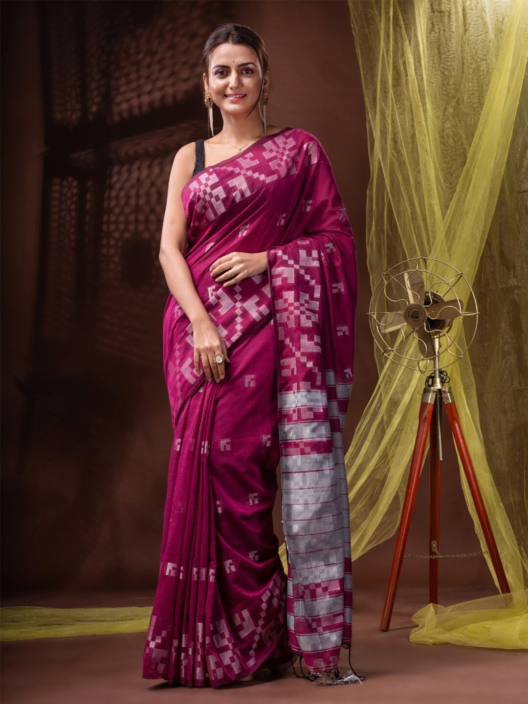 

Mitera Magenta & Grey Geometric Woven Design Zari Pure Cotton Saree