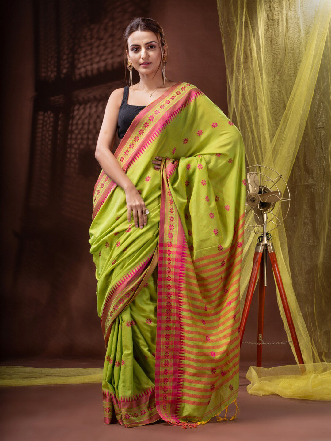 

Mitera Lime Green & Red Floral Woven Design Pure Cotton Saree