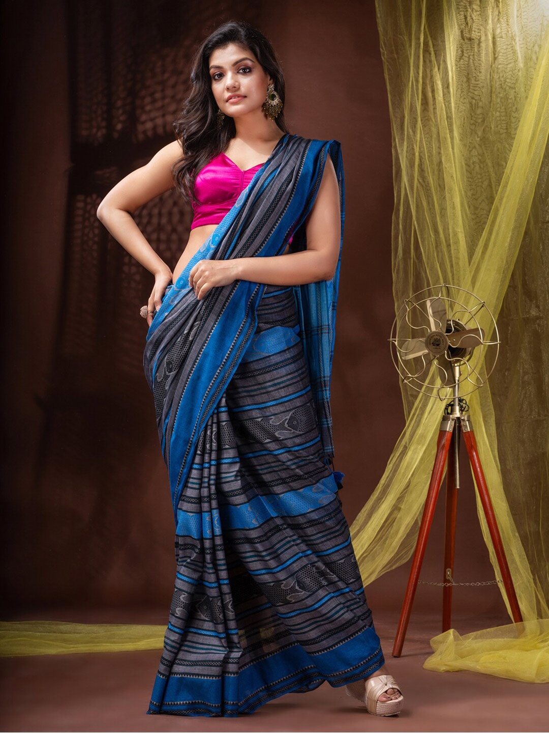 

SAJASAJO Ethnic Motifs Woven Design Pure Cotton Saree, Grey