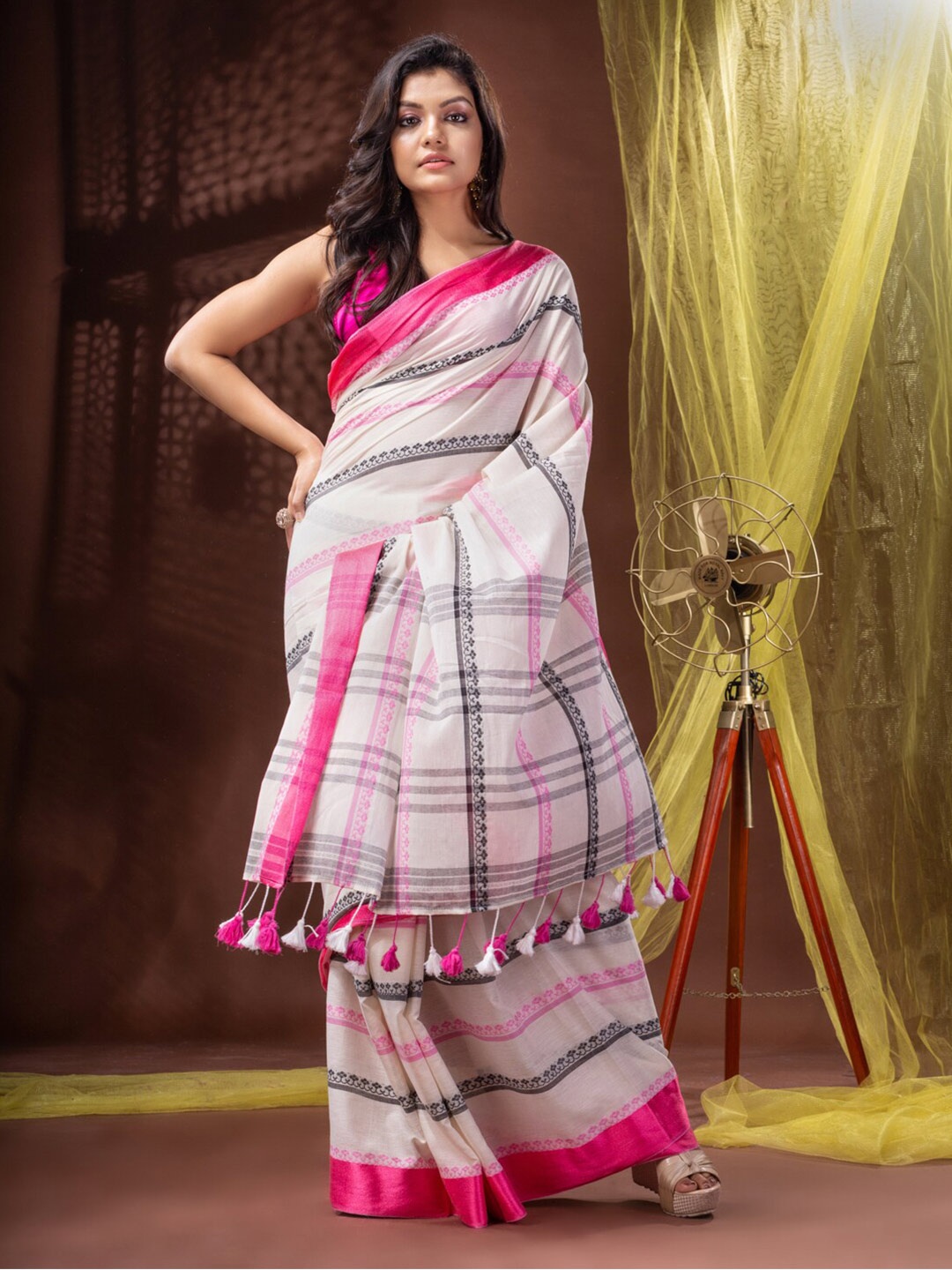 

SAJASAJO Ethnic Motifs Woven Design Pure Cotton Saree, White